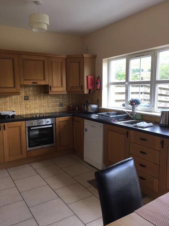 Cois Chnoic Villa Dingle Eksteriør bilde